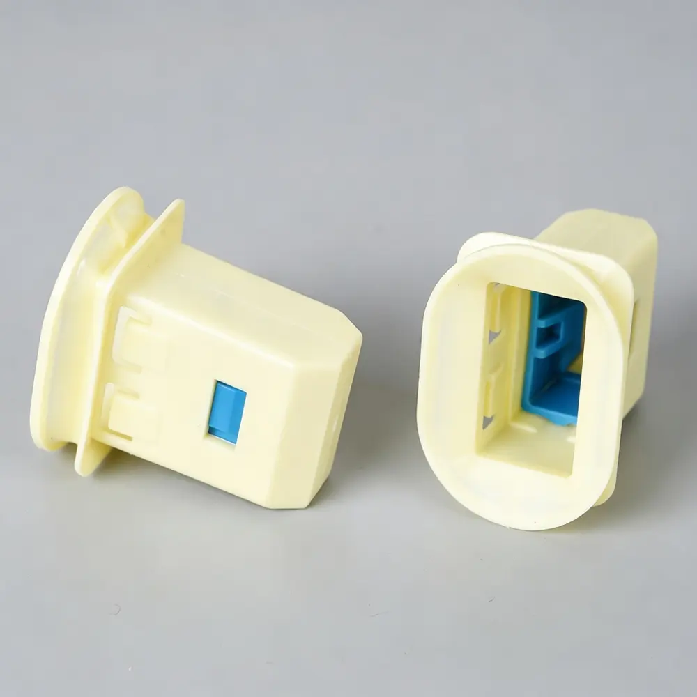 Q837S10 Seat Clip — product photo 2 of 4 — aftermarket auto part by MotiveCrate