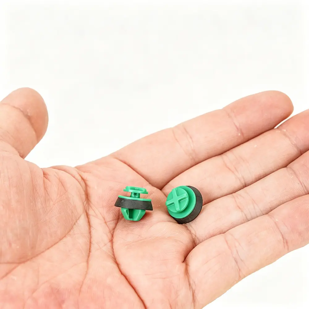 1638191680 Fender & Wheel Arch Clip - Citroen / Renault / Opel — product photo 2 of 4 — aftermarket auto part by MotiveCrate
